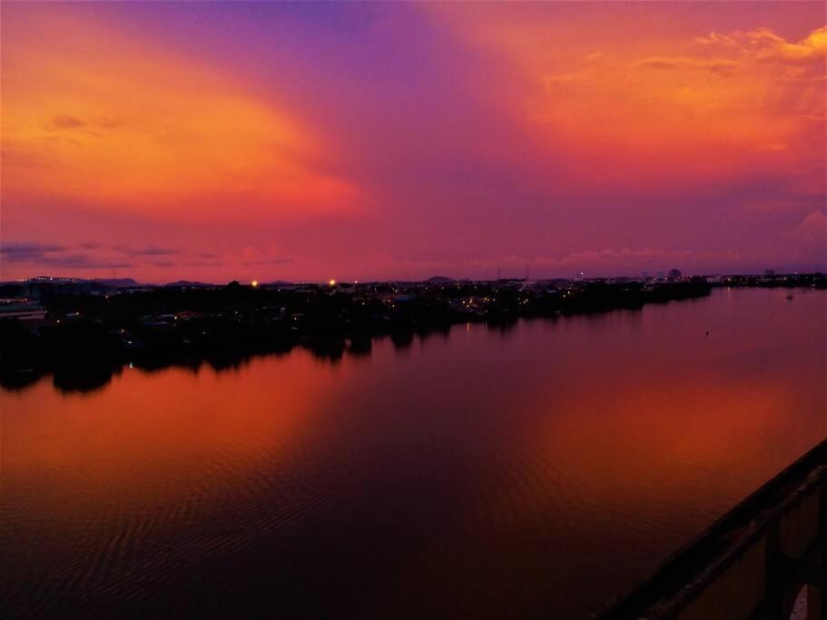 Boutique Studio- Riverine Diamond Kuching Zewnętrze zdjęcie